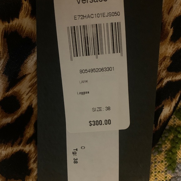 Versace Jeans Couture NWTs leopard leggings size 38 womens - Picture 9 of 12